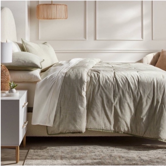 NWT King Mini Gingham Comforter and Sham Set Moss
Green - Threshold - Picture 3 of 7